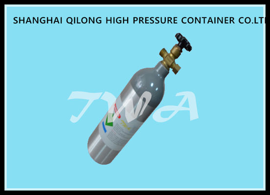 Chine Réservoirs d'oxygène portatifs médicaux du cylindre de gaz petits 1.8L avec Footring fournisseur